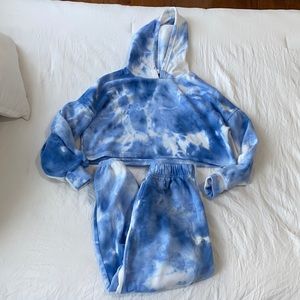 Blue & white tie dye sweat set